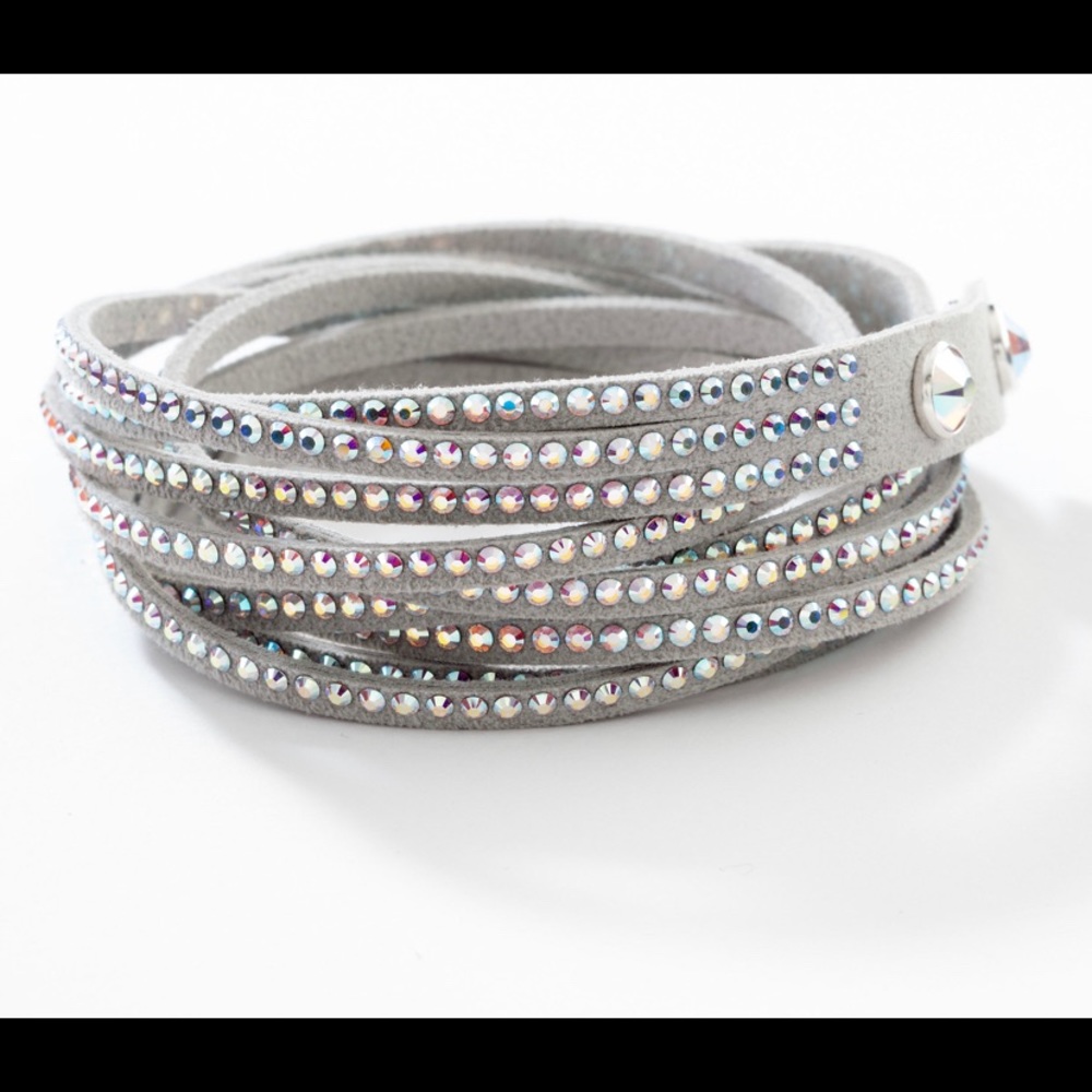 NWOT Aurore Boreale Touchstone Crystal Wrap bracelet (adjustable)